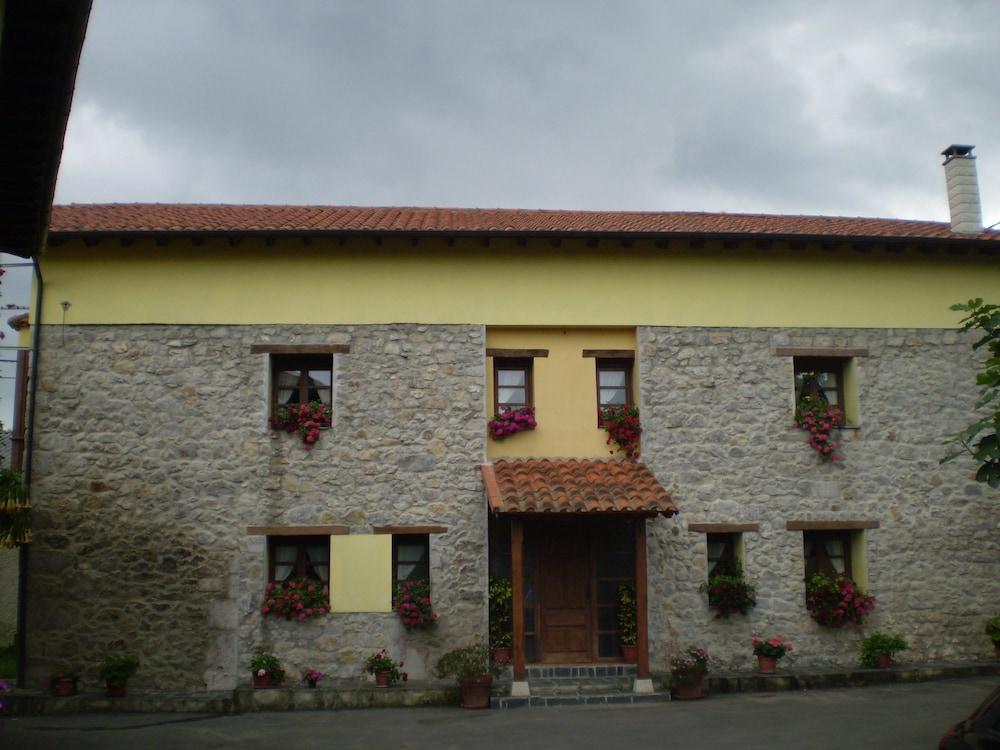 ホテル Casa De Aldea Ruiloba Camango エクステリア 写真